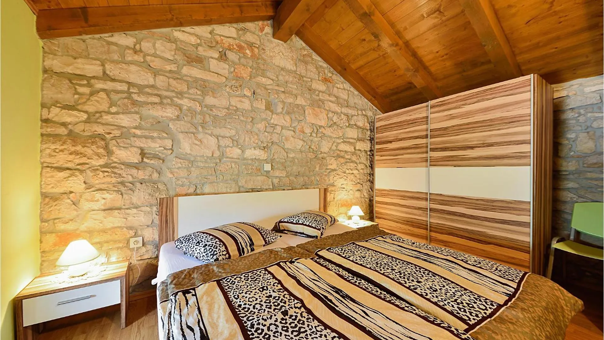 Nyaraló 2 Bedroom Gorgeous Home In Peruški