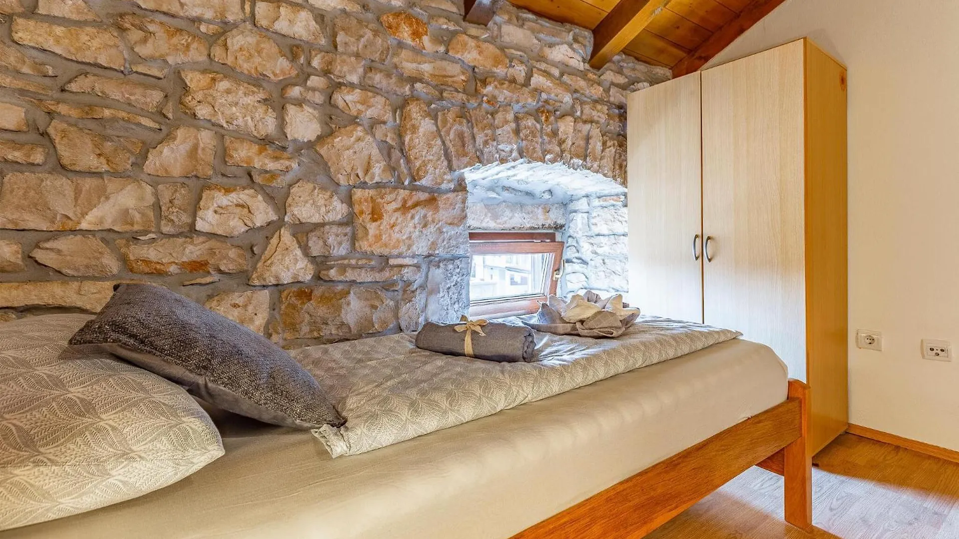 2 Bedroom Gorgeous Home In Peruški Horvátország
